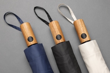 Logotrade Werbeartikel das Foto: Kaycey 21“ Auto-Open Mini-Regenschirm aus AWARE™ rPET