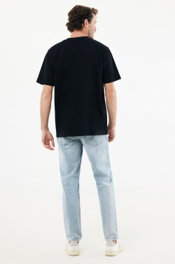 Logotrade Geschäftsgeschenke das Foto: IQONIQ Nikko Heavyweight T-Shirt aus recycelter Baumwolle