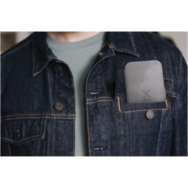 Logo trade promotional items image of: Xtorm XWF31 15W foldable 3-in-1 wireless travel charger
