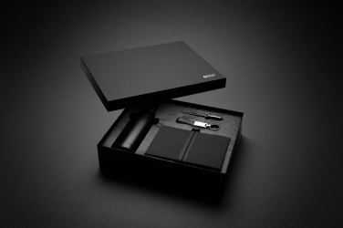 Logo trade promotional item photo of: Swiss Peak RCS deluxe business gift set w/ water bottle