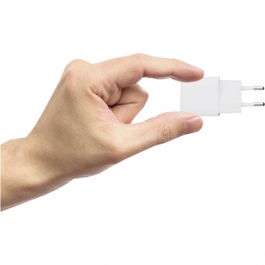 Logotrade reklaamtoote foto: Xtorm XEC020 GaN² Ultra 20W seinalaadija