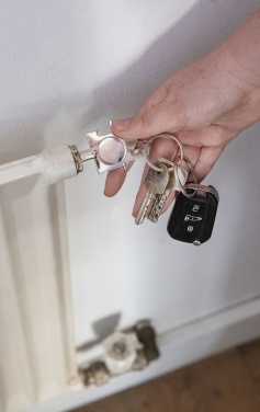 Logotrade firmakingitused pilt: RCS taaskasutatud tsingisulamist 3-ühes võtmehoidja