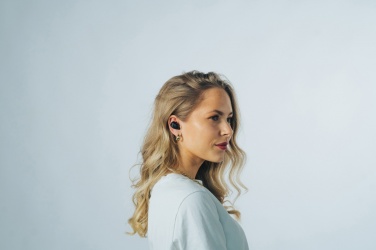 Logotrade ärikingituse foto: Urban Vitamin Palm Springsi RCS rplastist ENC kõrvaklapid