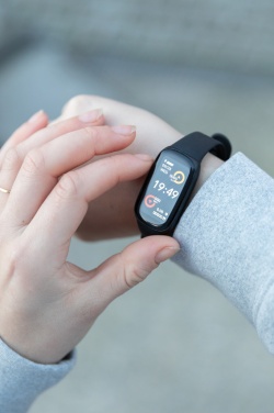 Logotrade firmakingituse foto: RCS-i taaskasutatud TPU aktiivsuskella 1,47-tolline ekraan koos HR-iga