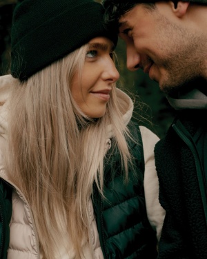 Logo trade firmakingid foto: Iqoniq Meru naiste taaskasutatud polüestrist vest