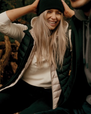 Logotrade firmakingid pilt: Iqoniq Meru naiste taaskasutatud polüestrist vest