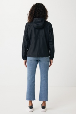 Logotrade ärikingi foto: Iqoniq Logani taaskasutatud polüestrist tuulejope