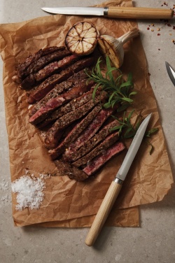 Logotrade ärikingid pilt: VINGA Retro lihanoad