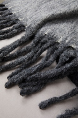 Logotrade ärikingi foto: Vinga Saletto villasegu tekk