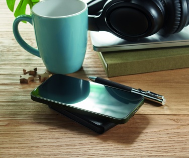 Logo trade ärikingituse pilt: Kokkupandav magnetlaadija 15W