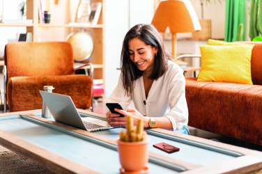 Logo trade meene pilt: PAWTT juhtmeta laadija akupank