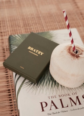 Logotrade mainoslahjat kuva: VINGA Bratzy pöytäpeli