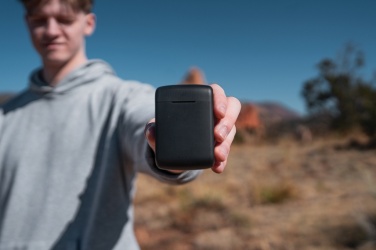 Logo trade mainoslahjat ja liikelahjat kuva: Skywave aurinkovoimakuulokkeet RCS kierrätetystä muovista