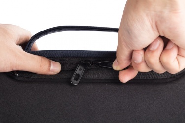 Logotrade mainoslahjat kuva: Bobby Bizz -varkaudenestoreppu ja –salkku