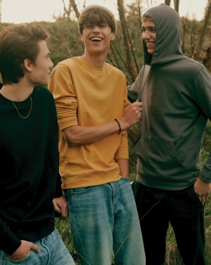 Logotrade mainostuotet kuva: Iqoniq Etosha kevyt collegepaita kierrätetystä puuvillasta