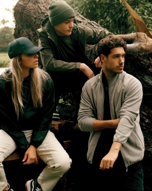 Logo trade liikelahja kuva: Iqoniq Logan kevyt takki kierrätyspolyesteristä