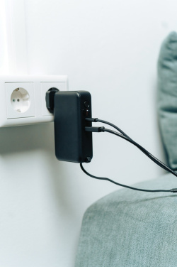 Logotrade mainoslahjat kuva: Urban Vitamin Eureka RCS 65 W hybridilaturi ja virtapankki