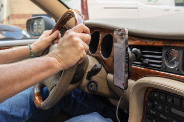 Logo trade mainostuote kuva: PowerCruze RCS, 15 W magneettinen auton latausteline