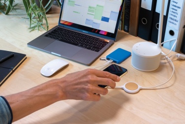 Logotrade verslo dovanos nuotrauka: Trys viename laidas su 5 W bambuko belaidžiu įkrovikliu