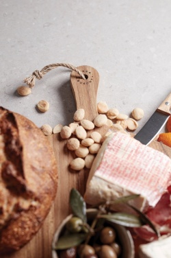 Logotrade ziemassvētku dāvanas foto: VINGA Buscot Round Serving Board