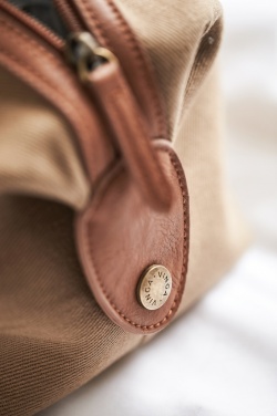 Logotrade logo dāvanas foto: VINGA Sloane tualetes piederumu soma RCS pārstrādāta poliestera