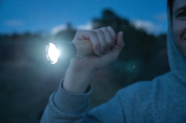 Logotrade korporatīvās dāvanas foto: Lucid 5W RCS sertificēts pārstrādātas plastmasas un bambusa kabatas lukturītis