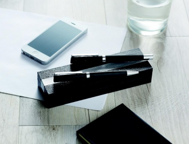 Логотрейд pекламные cувениры картинка: Набор ручек