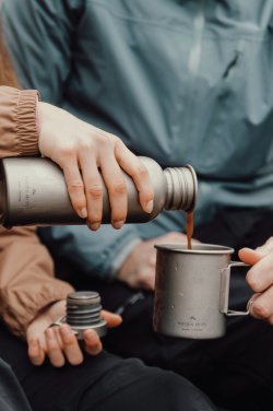 Лого трейд pекламные подарки фото: Ультралегкая титановая бутылка для воды Nordic Drift Trail объемом 600 мл