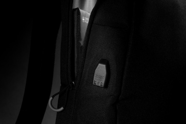 Logotrade profilprodukter bild: Swiss Peak AWARE™ RFID och USB A laptopryggsäck