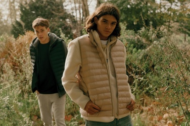 Logotrade profilprodukter bild: Iqoniq Makalu soft shell herrjacka i återvunnen polyester