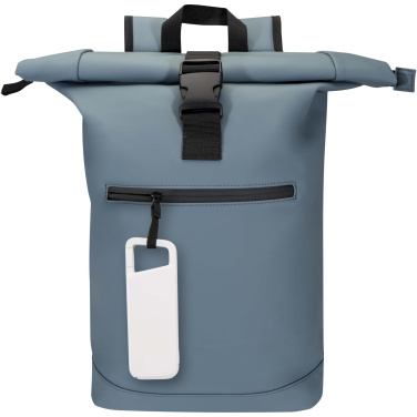 Logotrade kampanjprodukter bild: Alkes 5 000 mAh 12 W vattenbeständig powerbank av återvunnen plast med karbinhake